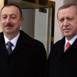 Азербайжанда өткөн жеңиш парадга Эрдоган да катышты