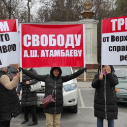 ВИДЕО - Атамбаевдин тарапкерлери митингге чыкты