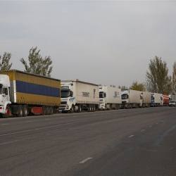 ВИДЕО - Кыргыз-казак чек арасында 200дөн ашуун фура кезекте турат