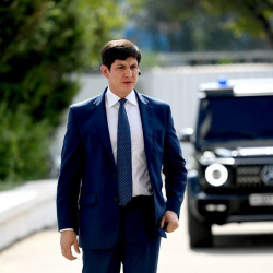 Мирзиёевдин күйөө баласы Азиянын Олимпиада кеңешинин вице-президенттигине көрсөтүлдү