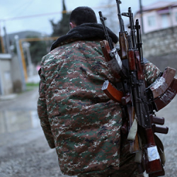 Тоолуу Карабак чыры: Азербайжан менен Армения туткундарды өз ара алмаша баштады