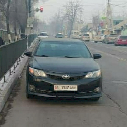 Жасалма номер тагылган Toyota Camry унаасы кармалды