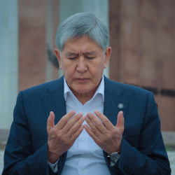 Шамурза Бөрүкулов: «Атамбаев жөнүндө «суук кабарлар» айтылган»