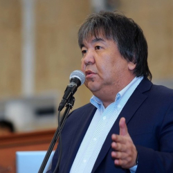 Садык Шер-Нияз: «Ар кимди парбана көпөлөктөй айлаган чимкириктер эч качан өлбөйт»