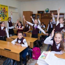 Борбор калаадагы мектептер менен бала бакчалар ачылат