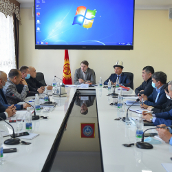 ФОТО - Новиков: Важно развивать механизм кооперации между регионами для их полноценной интеграции в экономическую жизнь страны