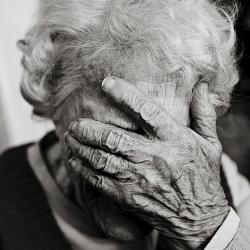 ФОТО - С.Ж. задержали по подозрению в изнасиловании 61-летней женщины