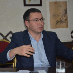 ВИДЕО - Элдар Абакиров: «Менин атаандаштарым башка талапкерлер эмес, алар экономикалык кризис, жумушсуздук, жакырчылык»