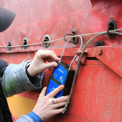 Казакстан менен чек ара аркылуу өтүүчү жүк ташуучулар үчүн навигациялык пломбаларды колдонуу боюнча пилоттук долбоор узартылды