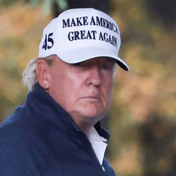 Доналд Трамп америкалыктарды “сыйынууга” чакырды