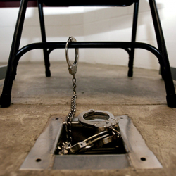 Нижняя часть тела не работает. Жертве пыток удалили ребра