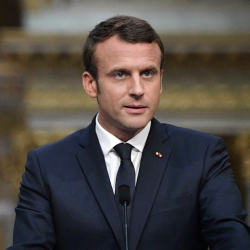 Франция президенти Жапаровду куттуктады