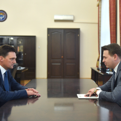 Новиков Евразия өнүктүрүү банкынын башкармалыгынын төрагасы Николай Подгузов менен жолугушту