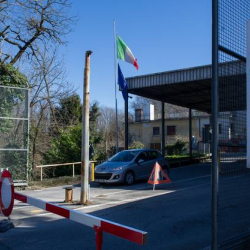 Европадагы көптөгөн өлкөлөр чек араларын жабууда