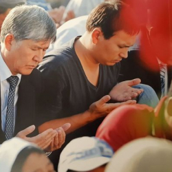 Сеид Атамбаев: «Атам тез аранын ичинде дарыланууга муктаж»