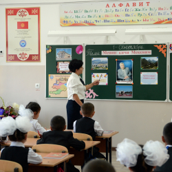 Мектептерди офлайн-режимге өткөрүү мөөнөтү жылдырылды