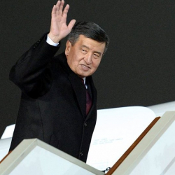 Толгонай Стамалиева: «Сооронбай Жээнбеков Сауд Арабиясынын падышасынын чакыруусу боюнча умрага учуп кетти»