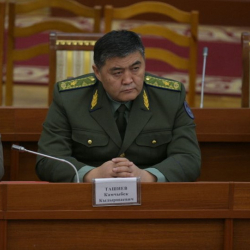 Ташиев рассказал, почему ему неудобно на заседании Жогорку Кенеша