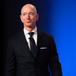 Жефф Безос «Amazonдун» жетекчилигинен кетет