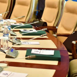 Эми аткаминерлер президенттин уруксаты менен гана диссертацияларын жактай алышат