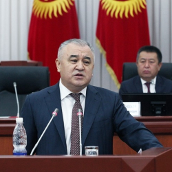 БШК Өмүрбек Текебаевдин мандаты боюнча Жогорку Сотко кайрылат