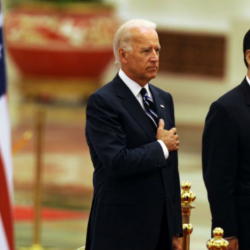 Байден менен Си Цзинпин телефон аркылуу сүйлөштү