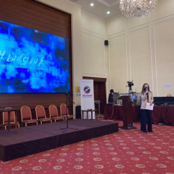 Журналист Эгизбаевди эскерген «Чындык» форуму өтүүдө