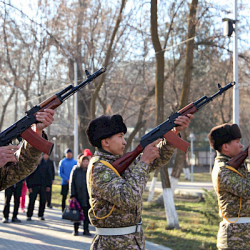 СҮРӨТ - Ошто совет аскерлеринин Афганистандан чыгарылышынын 32 жылдыгы белгиленди