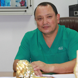 СҮРӨТ - Сабырбек Жумабеков Чикагодо «2020-жылдын мыкты окумуштуусу» аталды