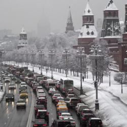 Россияда полиция Немцовдун эстелигине барчу жолду тороду