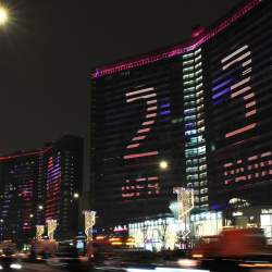 В списке самых популярных подарков на 23 Февраля сменился лидер