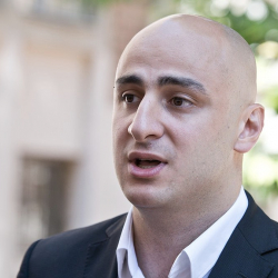 ВИДЕО - В Грузии задержали главу партии Саакашвили Мелию