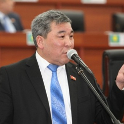 Рыскелди Момбеков: «Кумтөр» боюнча комиссия түзүлгөн сайын Кыргызстандын үлүшү азайып жатат»