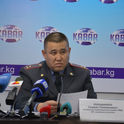 Сыргак Айткурманов кабинетинде арак ичип кармалса да баары бирби?