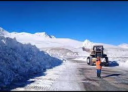 ВИДЕО - Перевал Тонмурун открыт для проезда. Через него проходит дорога в Китай