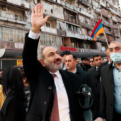 ВИДЕО - Пашинян элди экиге бөлүп жатабы?