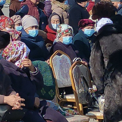 ФОТО - В городе Ош митинг. Требуют освободить Райымбека Матраимова