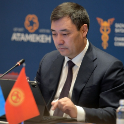 ФОТОРЕПОРТАЖ - Садыр Жапаров казак инвесторлорун Кыргызстанга инвестиция салууга чакырды
