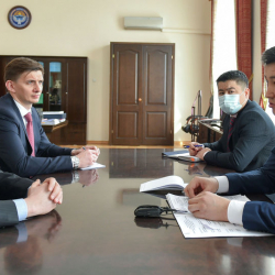 Марипов РФ элчиси Удовиченко менен келишимдерди аткаруу жолун талкуулады