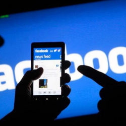 Facebook снимает запрет на политическую рекламу