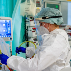 Эксперт сравнил смертность от гриппа и COVID-19