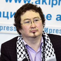 Кадыр Маликовдун атасы Курманбек Бийгелдиев көз жумду