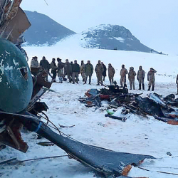 ВИДЕО - Түркияда аскер учагы кулап, жоокерлер жана генерал мерт кетти