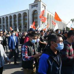 Бишкекте митинг өткөрүүнү чектеген чечимди сот жокко чыгарды