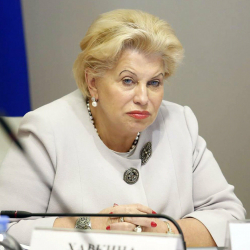 Омбудсмен Москвы призвала ввести четырехдневную рабочую неделю для женщин