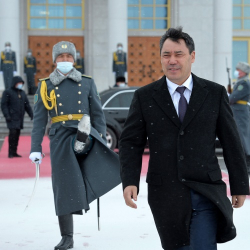 Садыр Жапаровду Өзбекстанда ким тосуп алды?