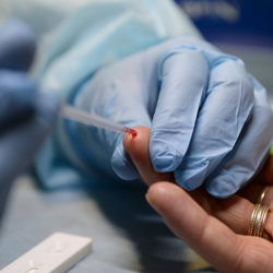 Эми кургак учукту үй шартында дарылаган медиктерге кошумча акы төлөнөт