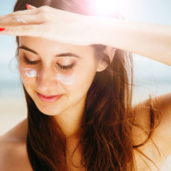 В солнцезащитных кремах обнаружено вещество, вызывающее рак