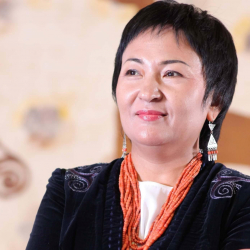 Камила Талиева: “Депутаттыкка аттангандар атадан балага өткөн мурастай эле ээлеп алган жүздөр”