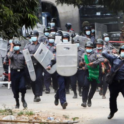 Эл аралык коомчулук Бирмада демократиялык өкмөттү калыбына келтирүүнү талап кылды